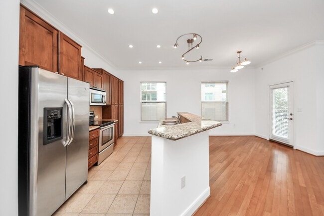 Building Photo - 1010 Rosine St