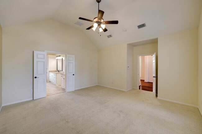 Building Photo - 5022 Coral Gables Dr