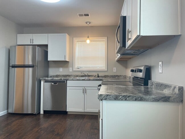 Building Photo - Unit for Rent