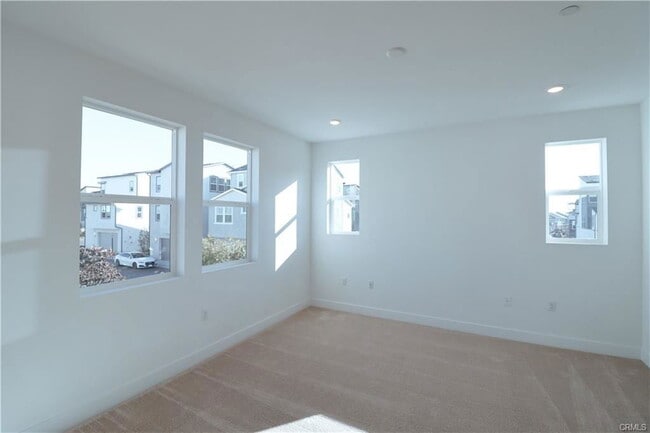 Building Photo - 418 Lobata