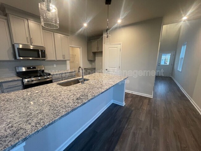 Building Photo - 810 Manitou Cir