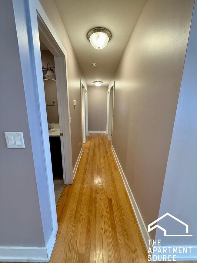 Building Photo - 3433 S Indiana Ave