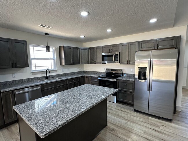 Building Photo - BRAND NEW 3 Bed 2 Bath in WAYNESVILLE - FOR RENT