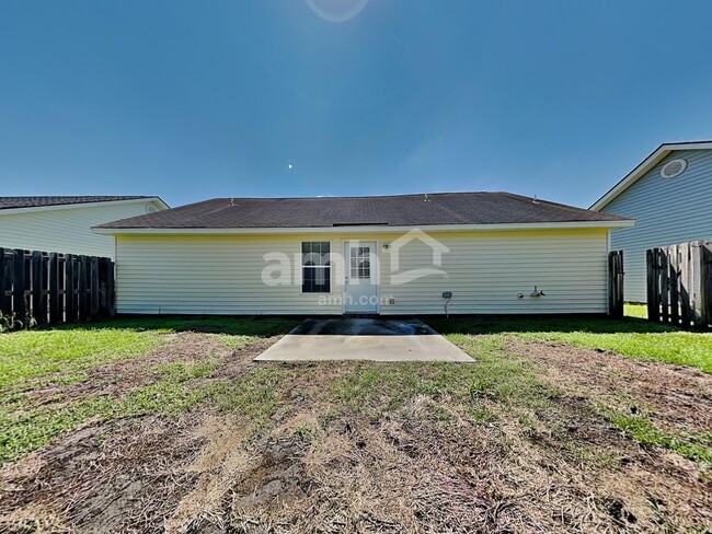 Building Photo - 7 Willow Lakes Dr