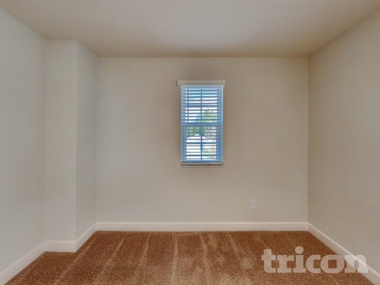 Building Photo - 895 Morgans Treasure Rd