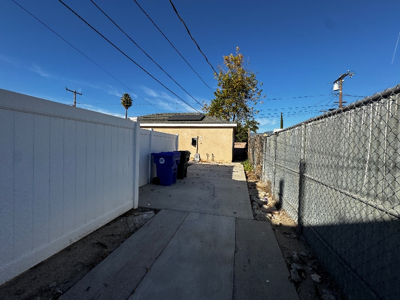 Building Photo - 1122 Magnolia Ave W