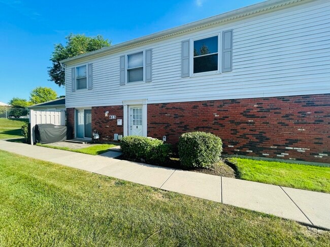Primary Photo - 613 Academy Ct