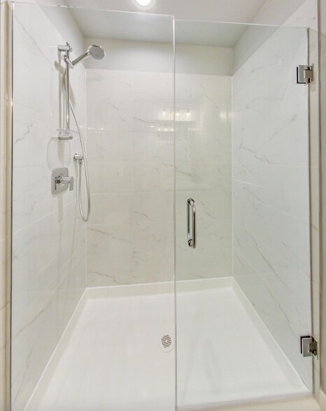 Building Photo - 300 division