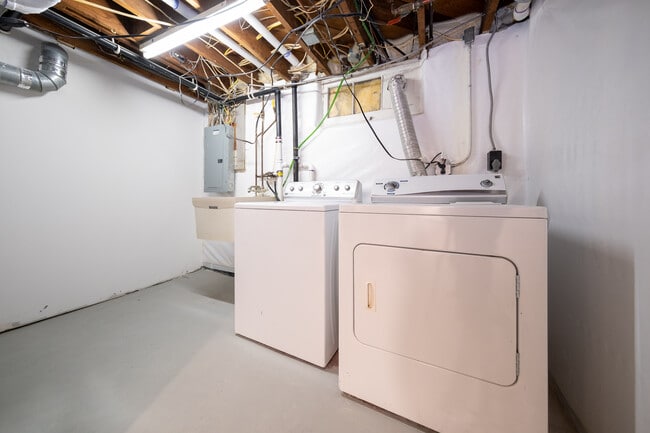 Building Photo - 6045 3rd Ave S