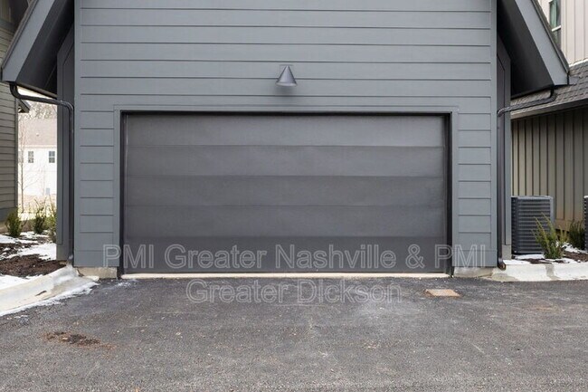 Building Photo - 539 Midnight Way