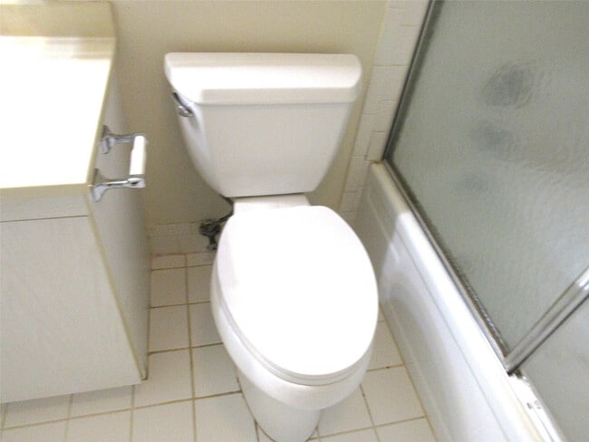 Building Photo - 3001 Portofino Isle