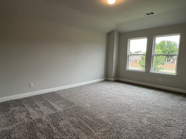 Building Photo - 552 Hutchinson Ln
