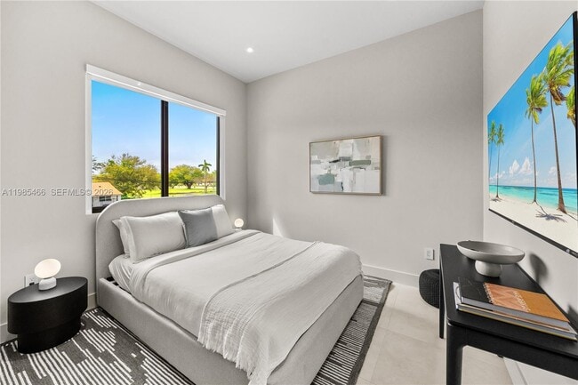 Building Photo - 245 NE 116th St