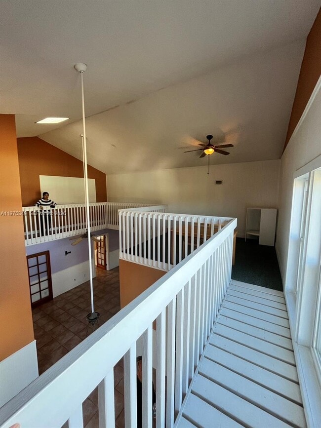 Building Photo - 8075 SE Palm St