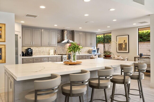 Building Photo - 76 Princeton Dr