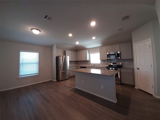 Building Photo - 221 Stalwart Hl Trl