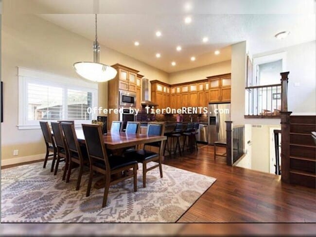 Building Photo - This property offers a NO DEPOSIT option available for qualified renters!