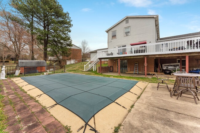 Building Photo - 529 Rosier Rd