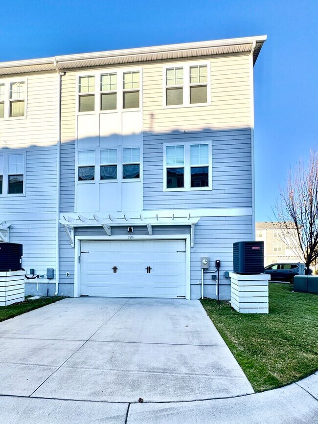 Primary Photo - Experience Modern Coastal Living!