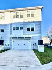 Building Photo - Experience Modern Coastal Living!