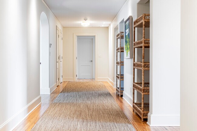 Building Photo - 9 Arlington Ave