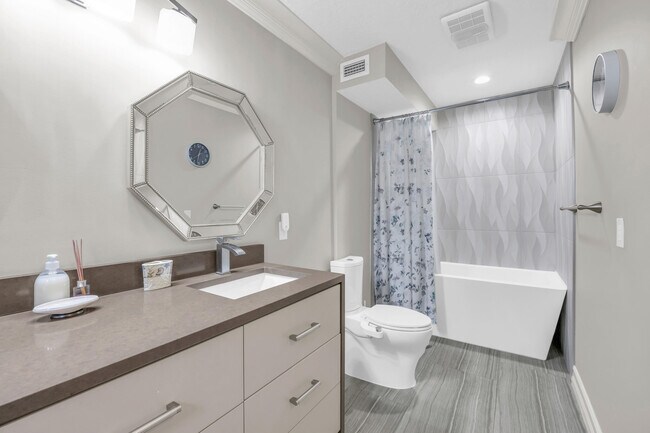 Building Photo - 25 SE Turtle Creek Dr