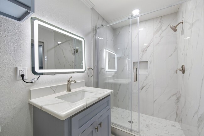 Building Photo - 855 Judiway St