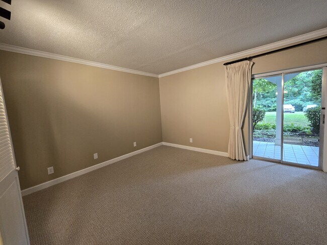 Building Photo - 5709 Lyons View Pike