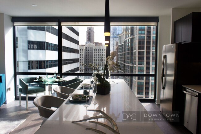 Building Photo - 75 E Lake St