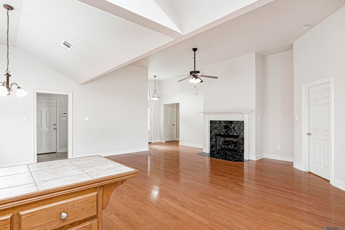 Building Photo - 37024 Rivergate Ave