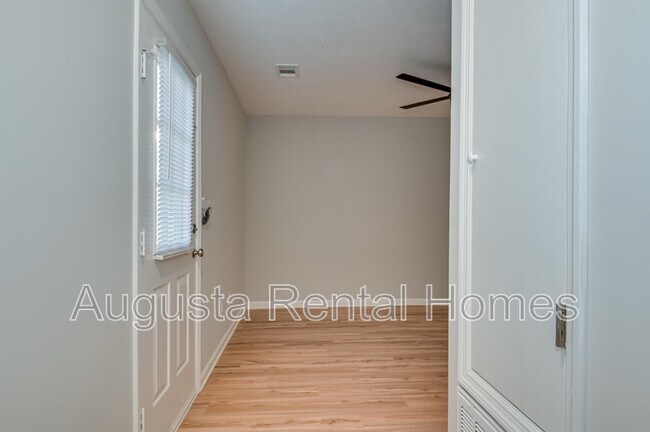 Building Photo - 328B Old Plantation Road