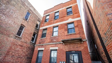 Building Photo - 618 S Racine Ave