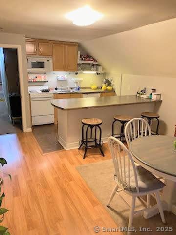 Building Photo - 137 Kenney St