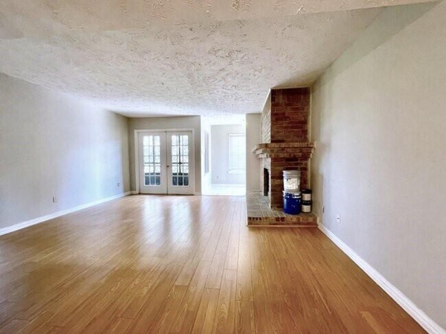 Building Photo - 10555 Turtlewood Ct