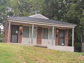 Building Photo - 30 E McKellar Ave
