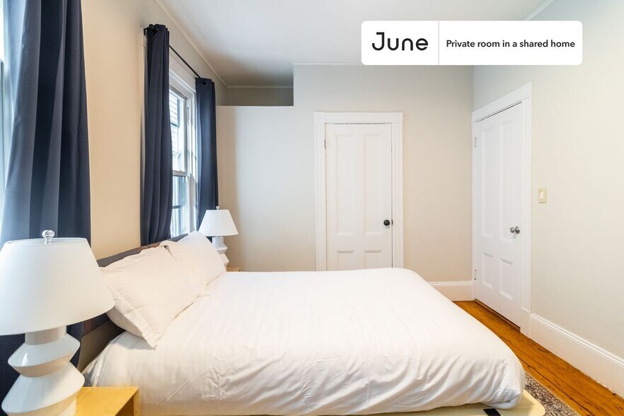 Building Photo - Room in Shared 4 bed/1 bath home