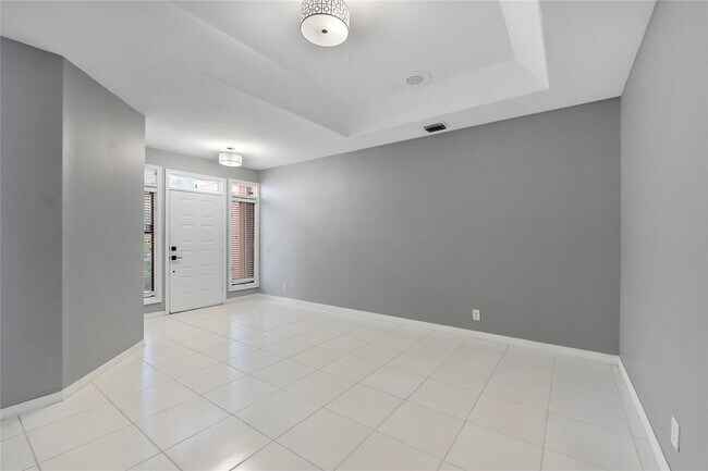 Building Photo - 9664 Royal Palm Blvd