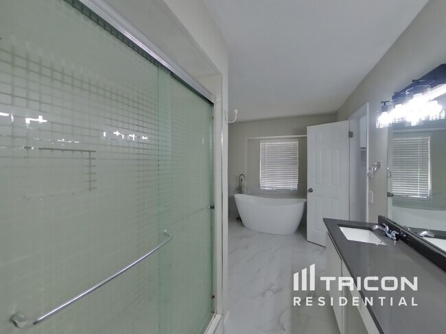 Building Photo - 1029 Twin Falls Dr