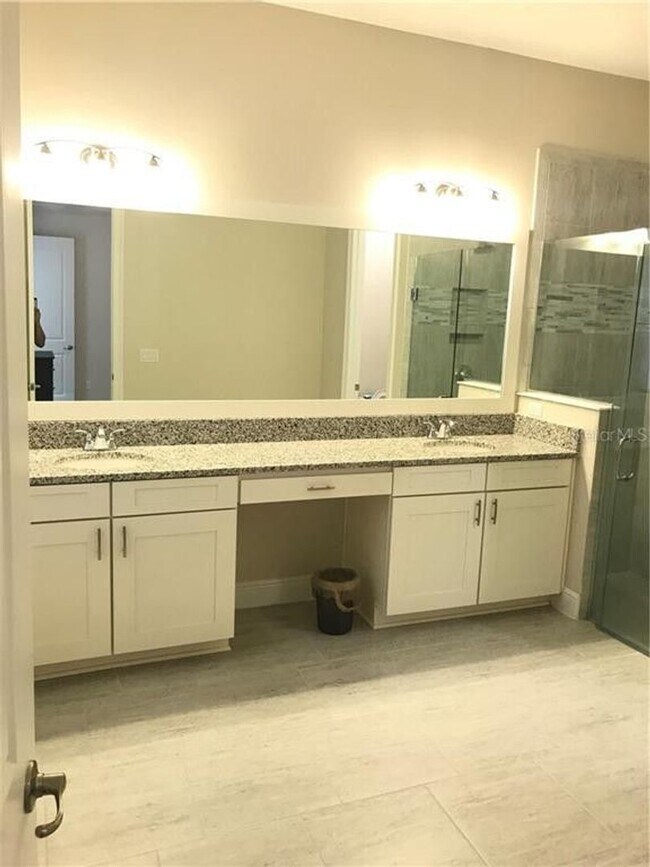 Building Photo - 8896 Bismarck Palm Dr