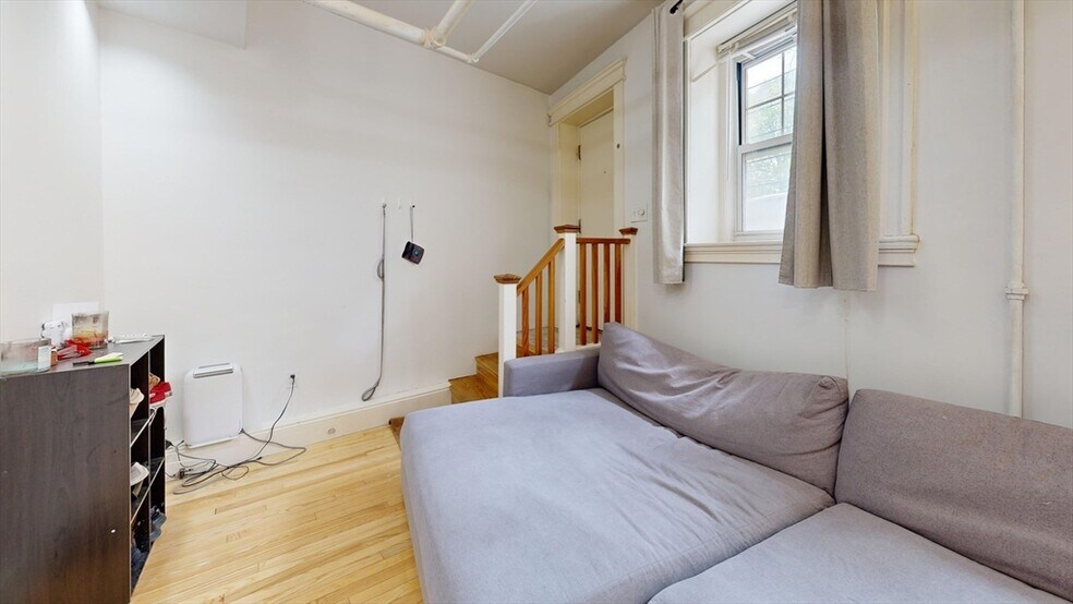 Building Photo - 116 Riverway