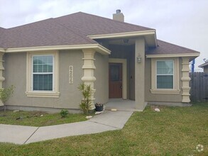 Building Photo - No Application Fees* $1000 off 1st months ...