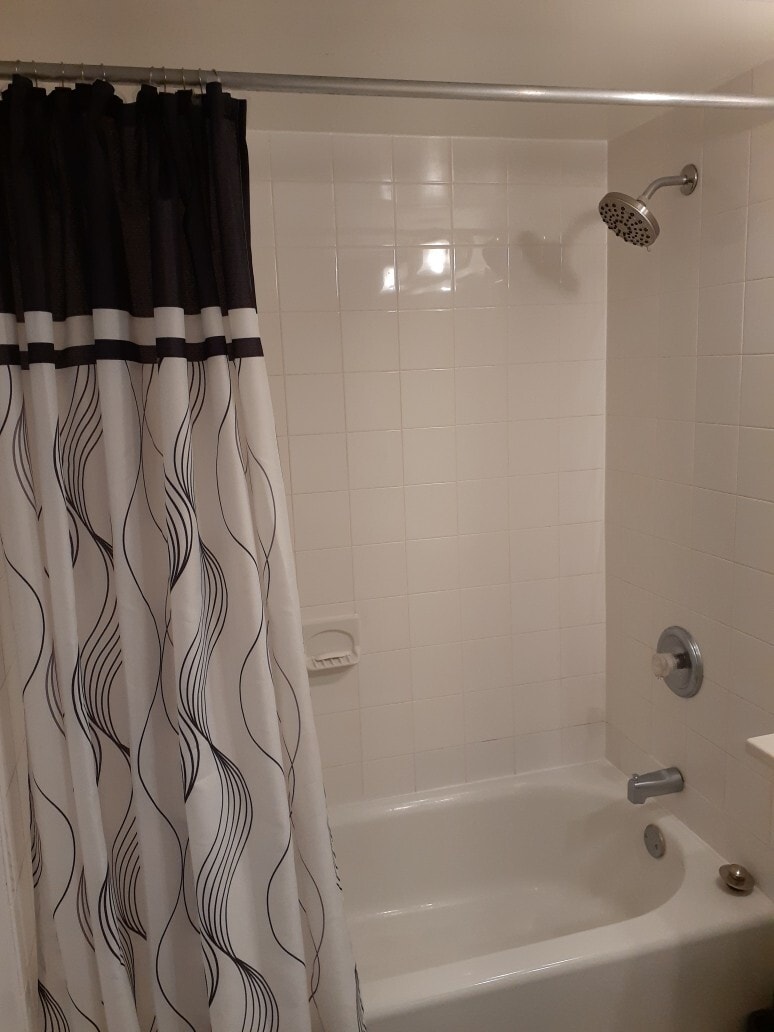 Building Photo - 3855 N Parkway Dr