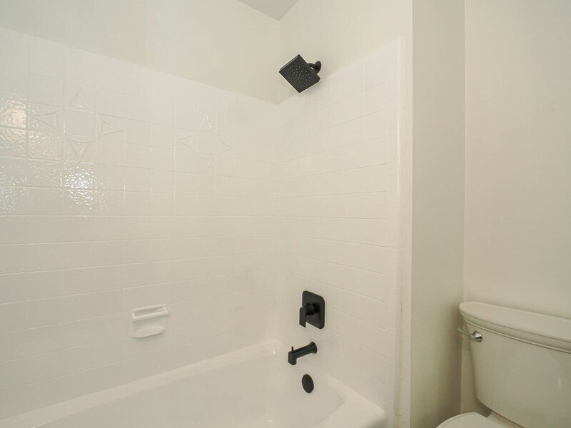 Building Photo - 843 Emeril Ave