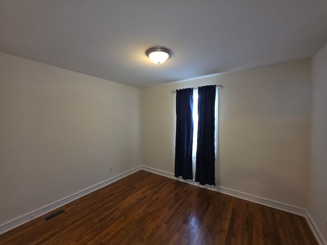 Building Photo - 356 Melbourne Ct