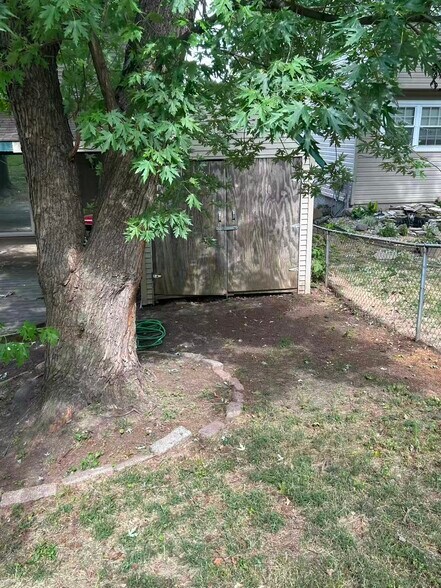 Building Photo - 7119 Wayles Dr