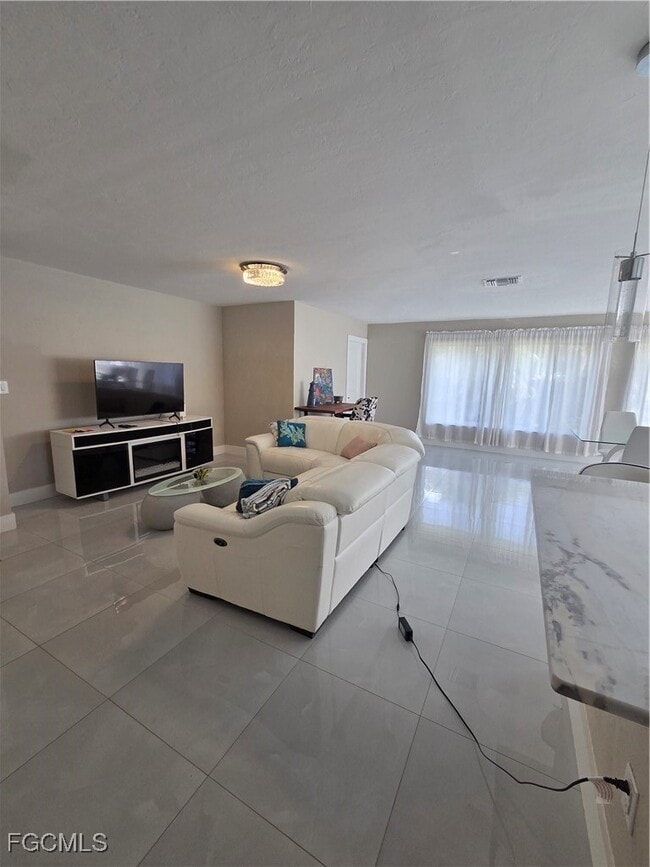 Building Photo - 280 Lanchester Ct