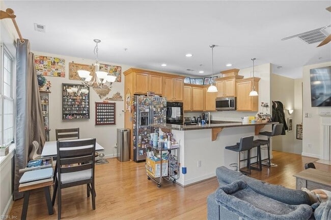 Building Photo - 39 Miles Cary Mews