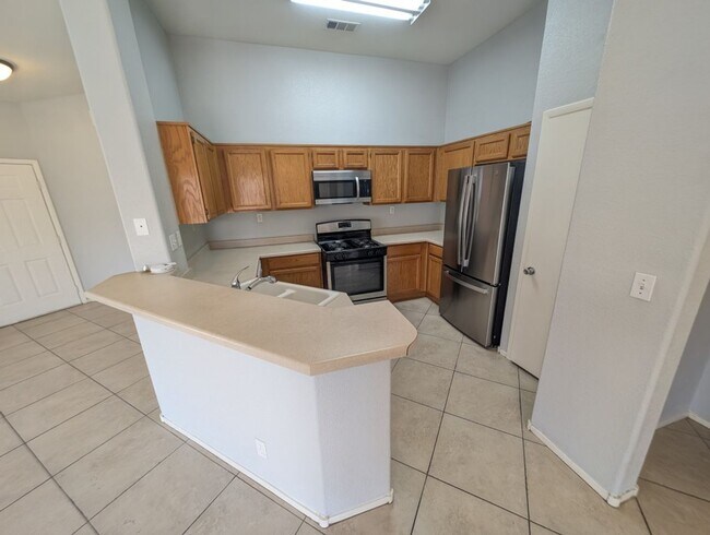 Building Photo - 1821 Running Fawn Ct