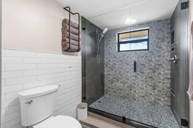 Building Photo - 17138 Waterbend Dr