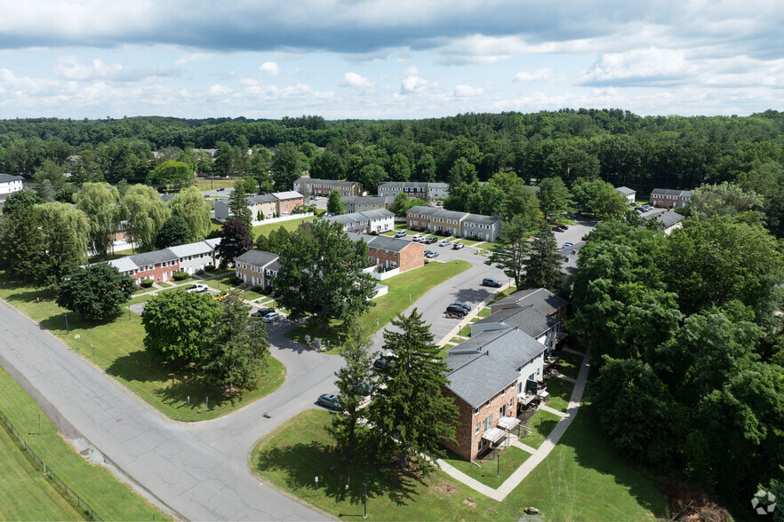 Building Photo - Presidential Townhome Rentals